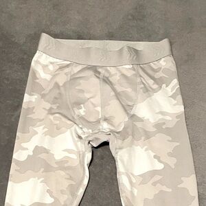 All in Motion Boys' Fitted Performance Tights - Light Gray/Silver/White camo